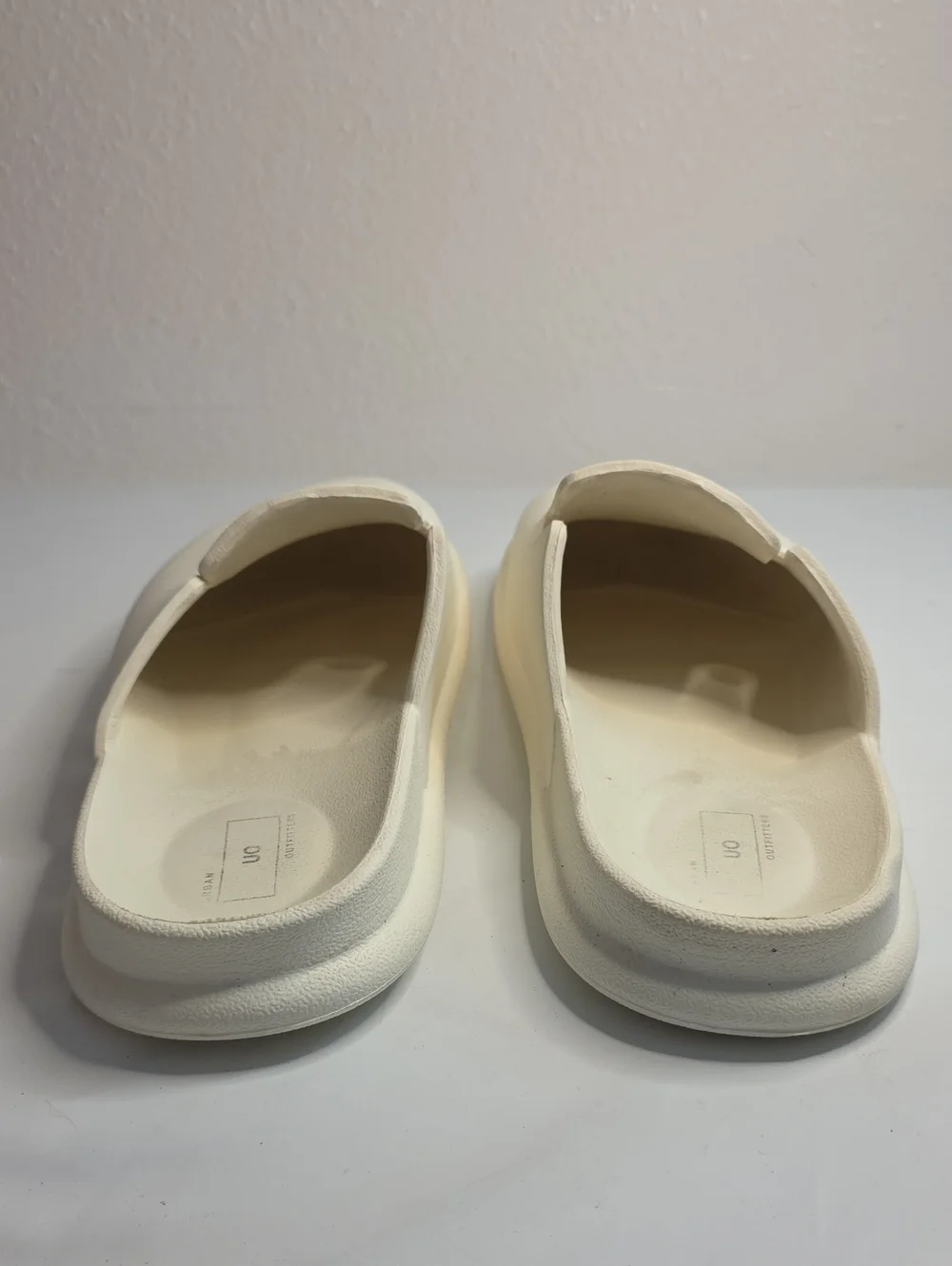 URBAN OUTFITTERS MOLDED EVA CLOGS MULES WHITE MENS 11 COMFORTABLE